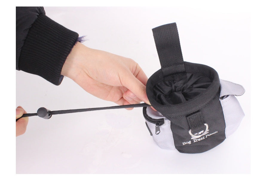 Portable Pet Training Snack Bag – Perfect for Walks, Runs & Training